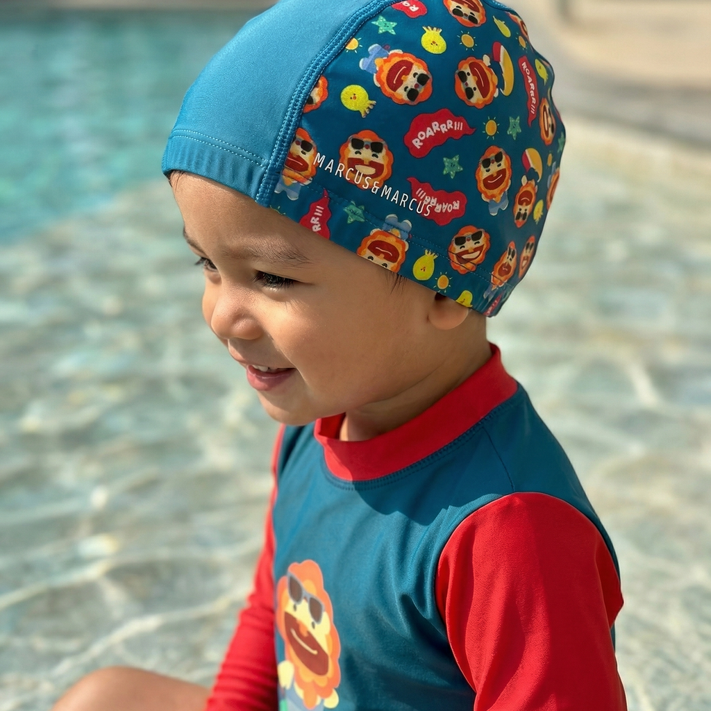 Marcus & Marcus Kids Fabric Swim Cap (46–50 cm) – Willo Whale Pink & Marcus Lion Blue