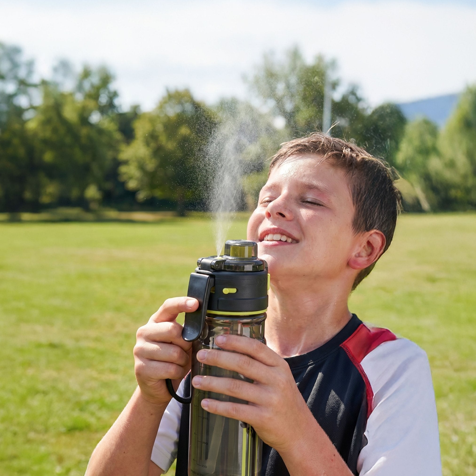 marckids 750ml / 25oz Tritan Mist Spray & Straw Water Bottle – Leakproof Sports Cooling Bottle